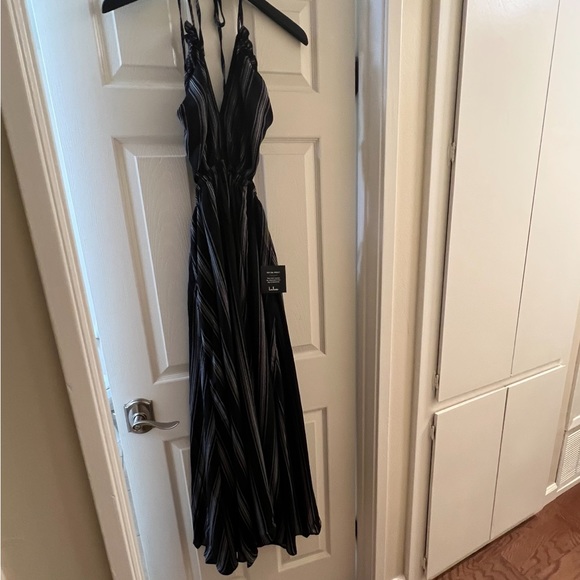 Lulus Dresses & Skirts - NWT Lulu Striped Halter Dress